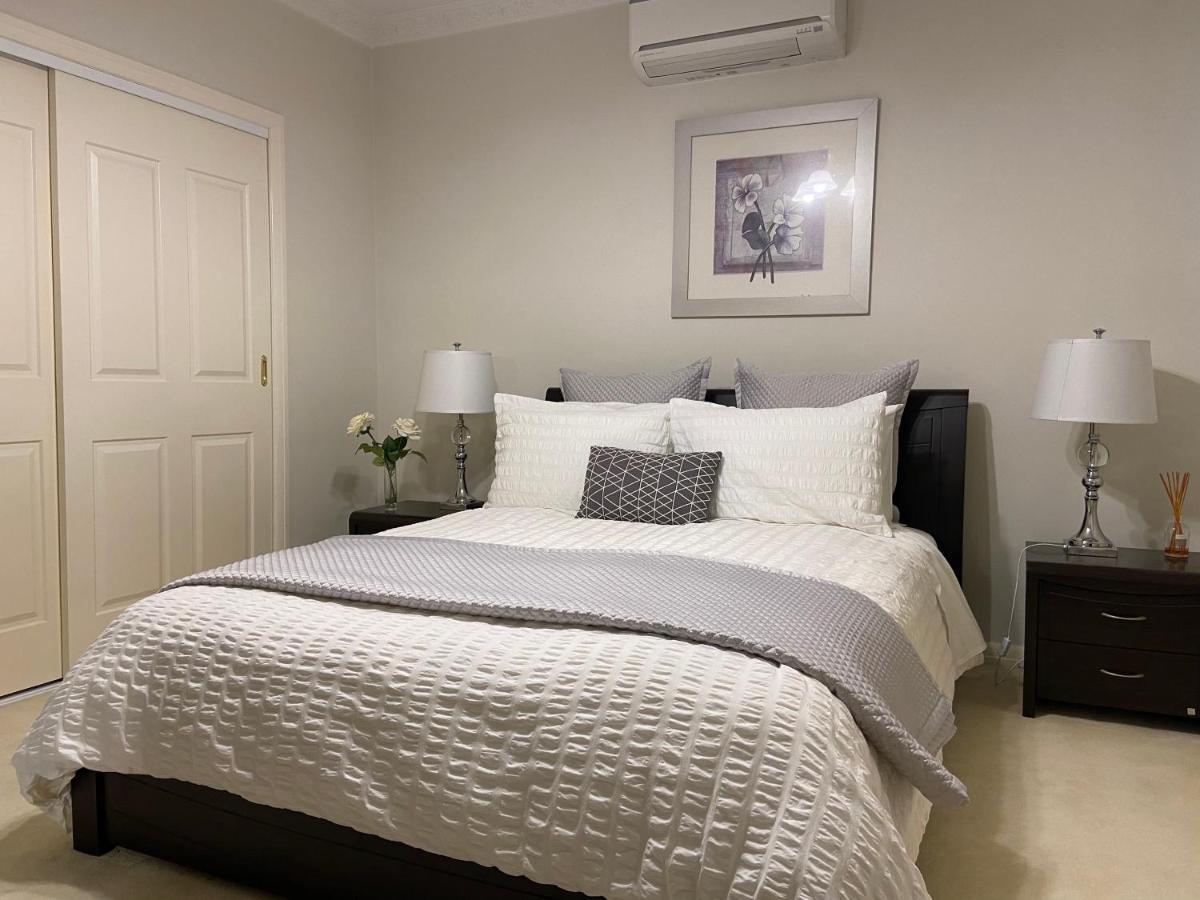 Cosy Private Room Easy Access To City & Airport Melbourne Exteriör bild